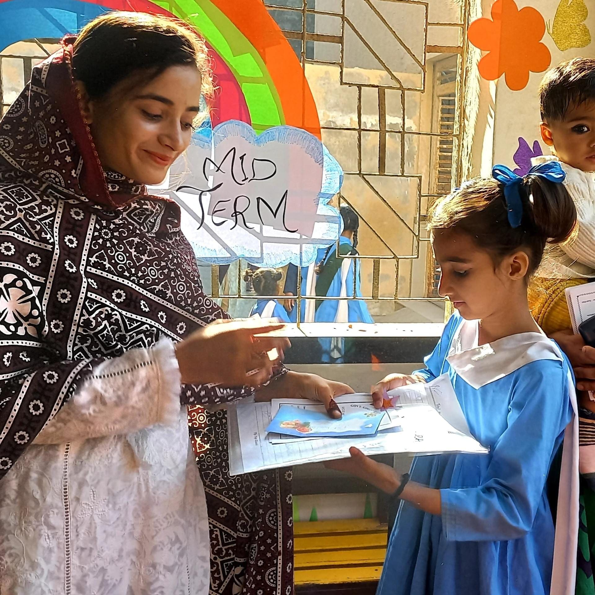 Students and campus life at Gizri School